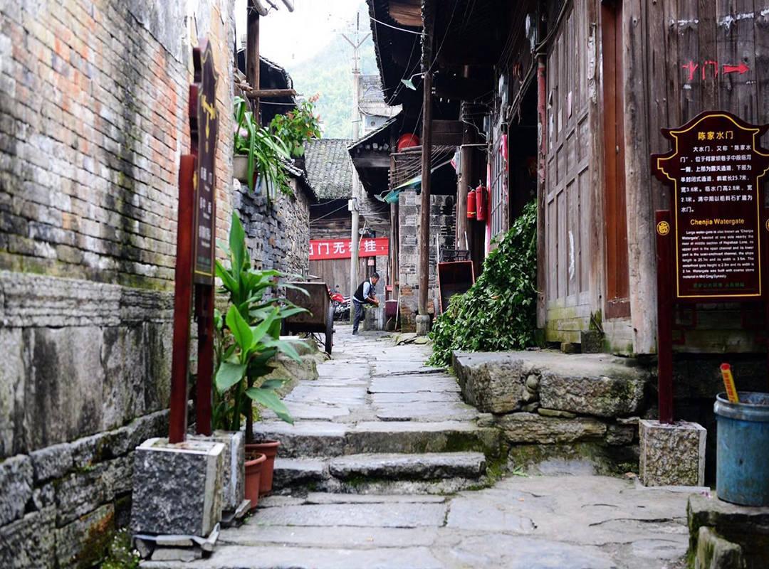九洲集团(300040.SZ)：哈尔滨地铁、哈尔滨机场、哈尔滨大剧院等都在使用公司生产的电力电子产品